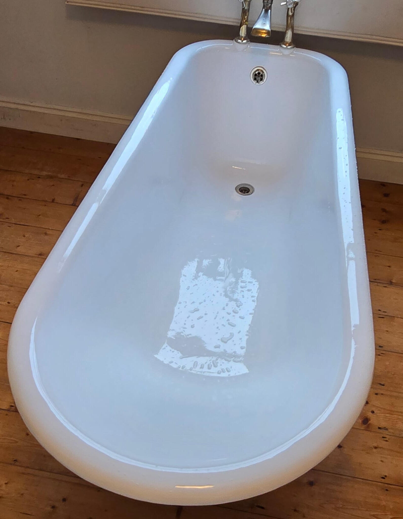 Reenamelling completion Cast iron bath re-enamelling and resurfacing in Cheltenham